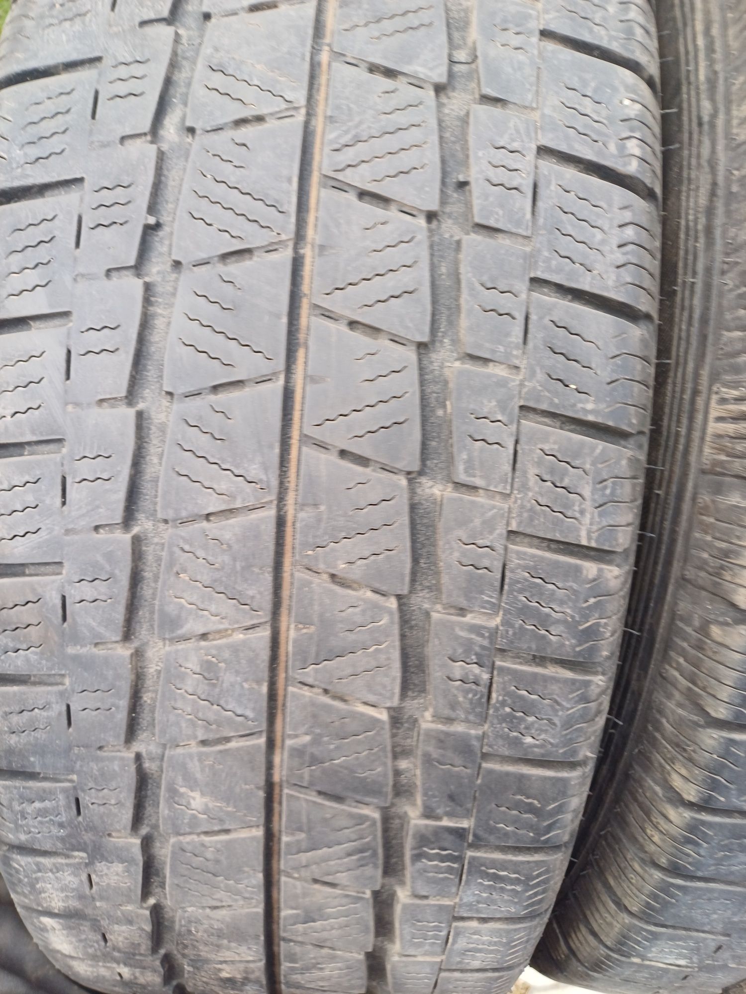 2 opony wielosezonowe 235/65r16c FALKEN 2024r