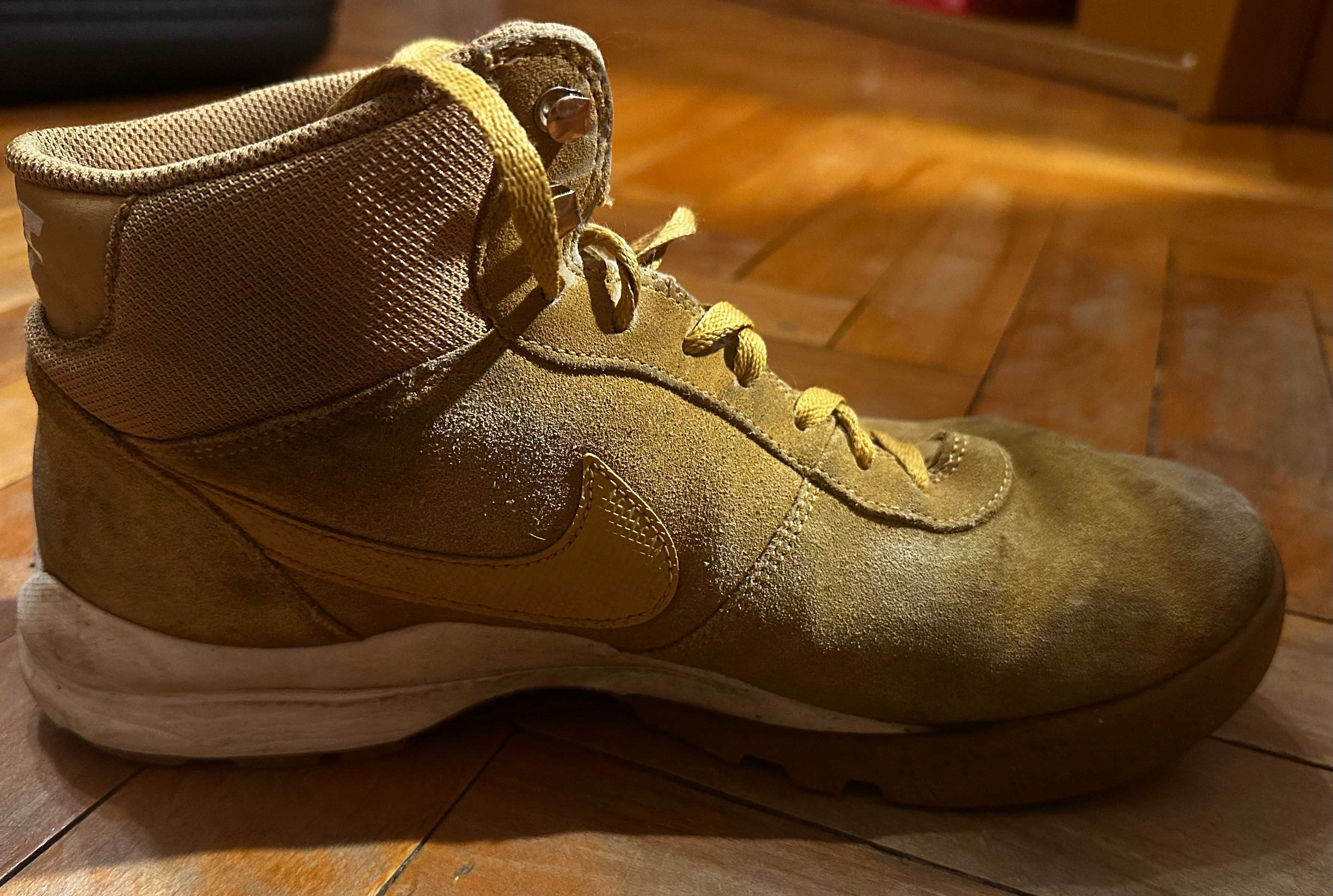 Buty zimowe Nike Hoodland Suede 44.5
