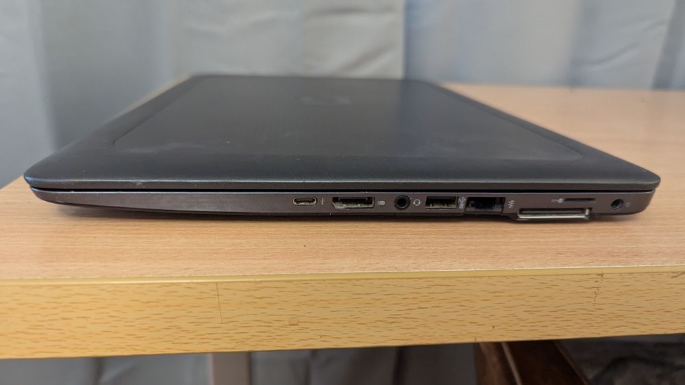 HP ZBook 15u G3 i5