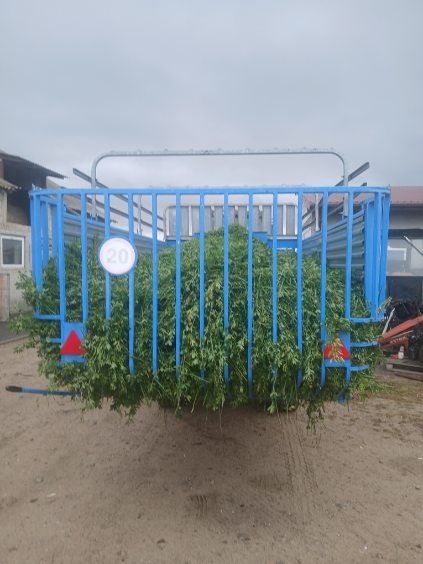 Przyczepa do zbioru zielonki talerzówka  .Likwidacja  gospodarstwa