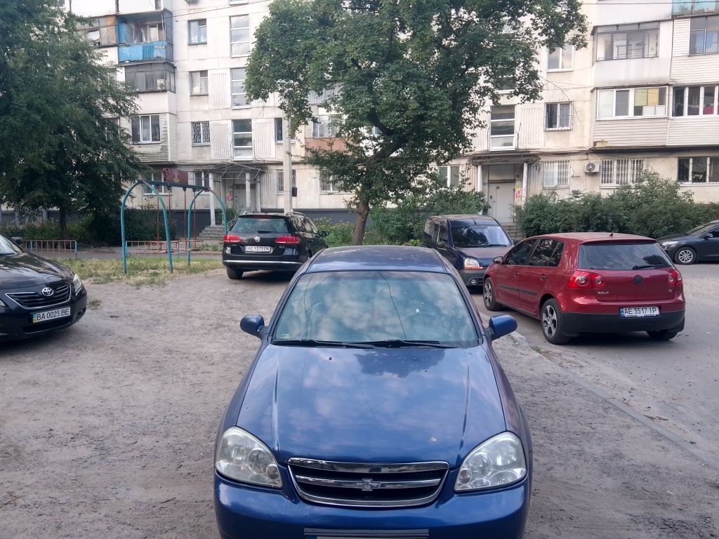 Продам шевроле лачетти срочно