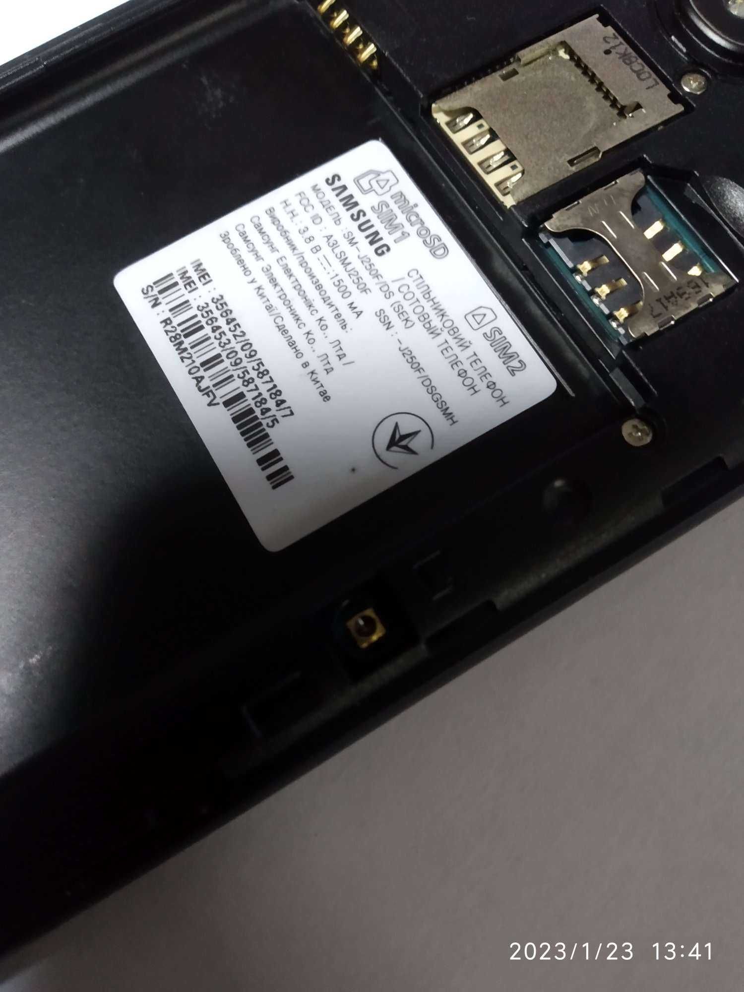 Смартфон Samsung Galaxy J2 J250F/DS