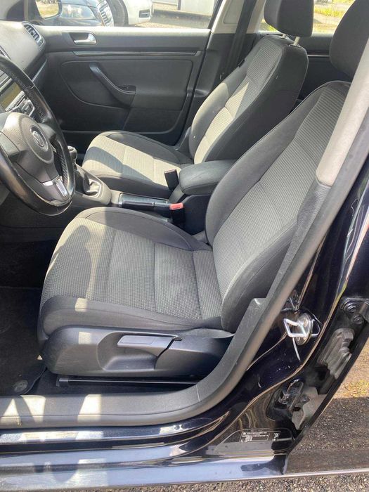 Оренда авто Volkswagen Golf Variant 1.9 TDI