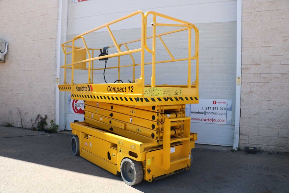 Plataformas Elevatória Tesoura Elétrica 12 mts (RECONDICIONADA)