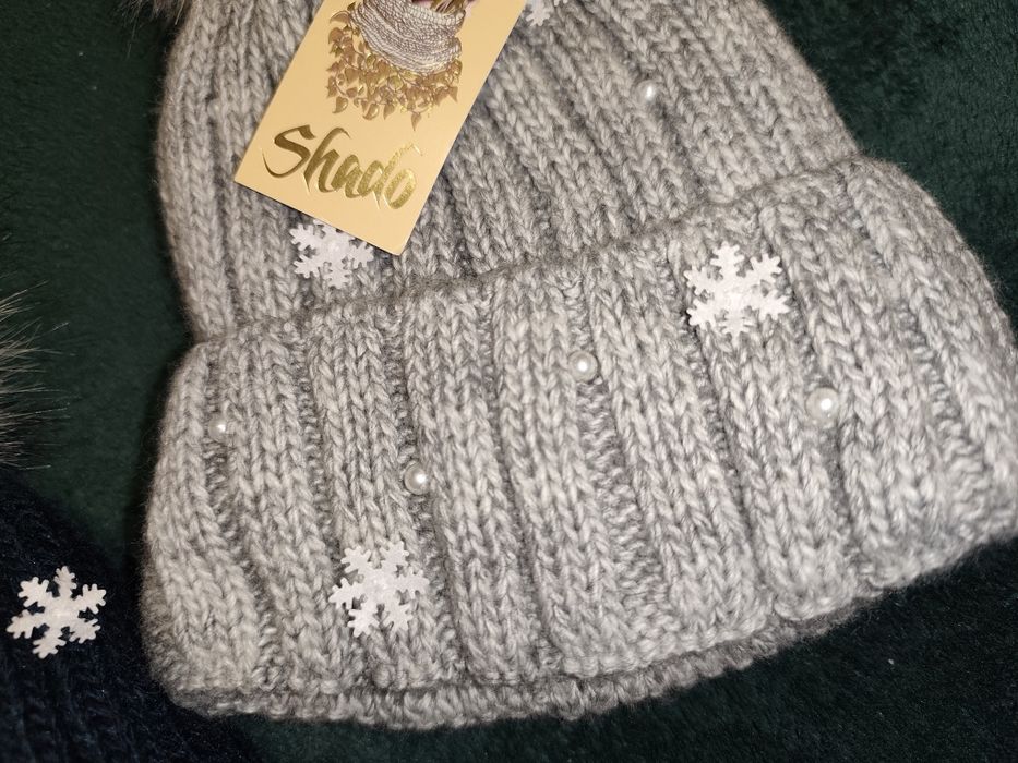 Зимова шапка на дівчинку