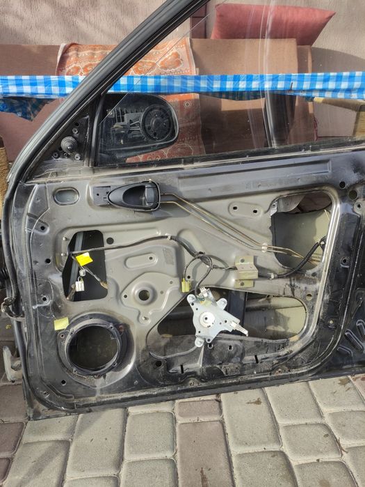 Продам праві передні ланос