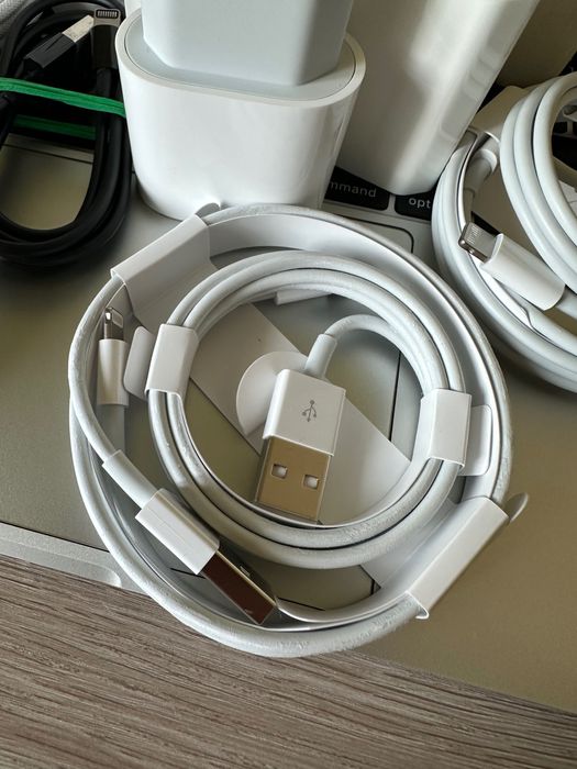 Оригінальні зарядні пристрої Apple USB USB-C lightning 5 10 18 20w