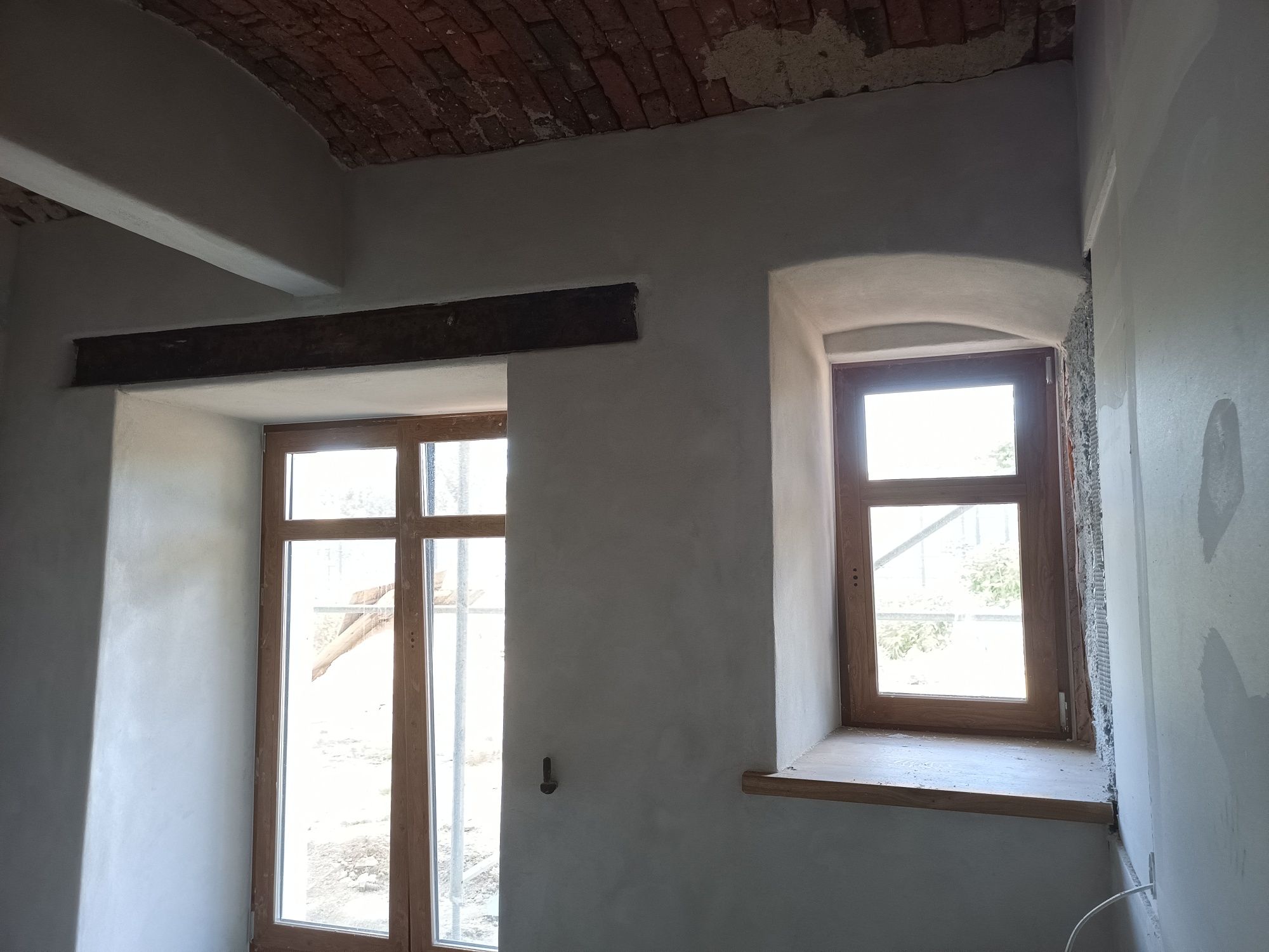 Tynkowanie. Tynki cementowo-wapienne, gliniane, gipsowe