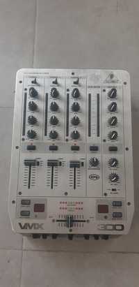 Behringer vmx 300