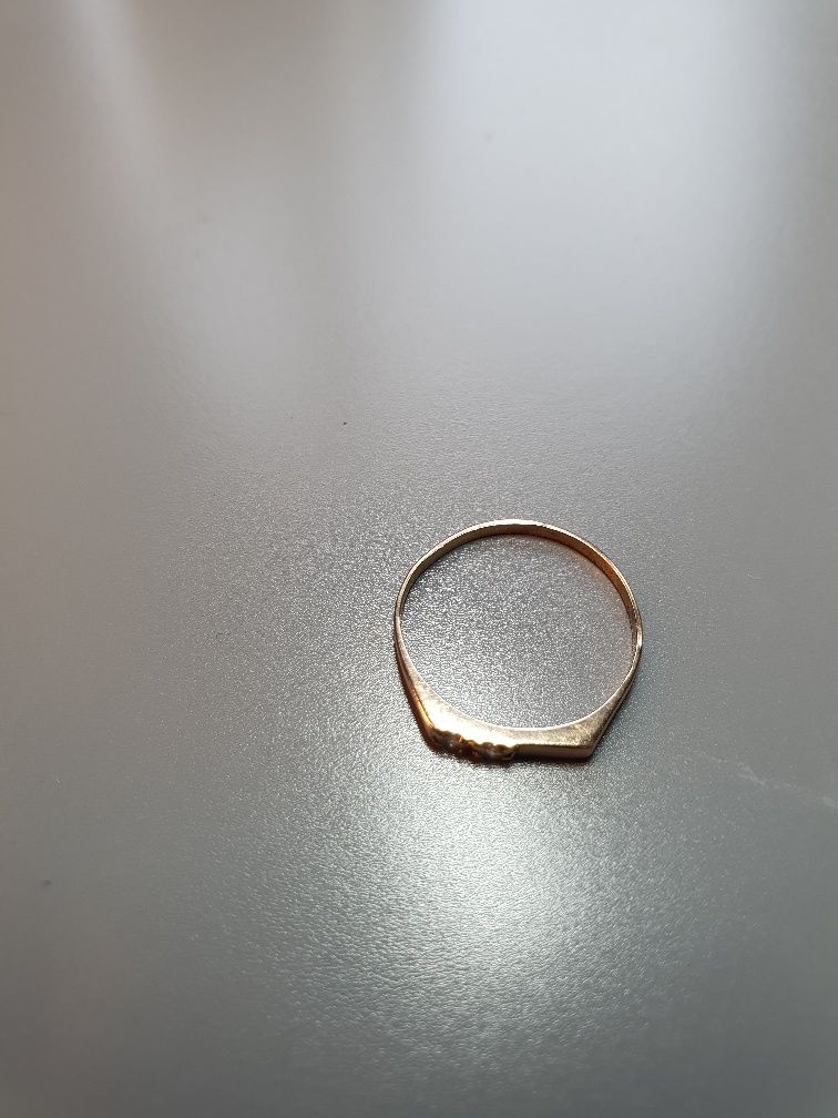 Złoty delikatny pierścionek 14k pr 585 dla dziewczynki