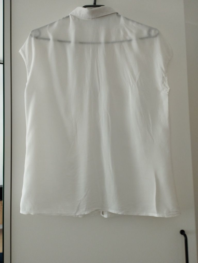 Biała cienka delikatna bluzka z kołnierzykiem na guziki Mohito, r.34(X
