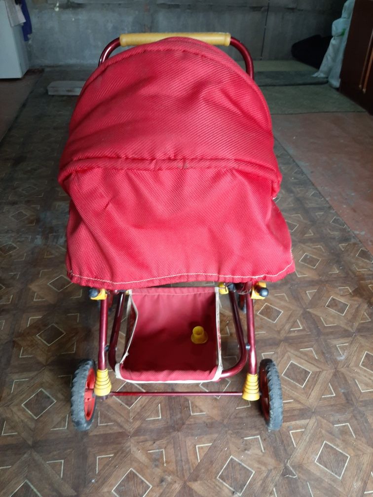 Красная Игрушечная коляска