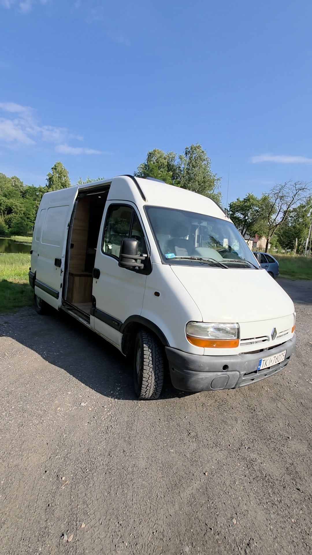 Kamper Całoroczny Renault Master WC prysznic ogrzewanie solar tv