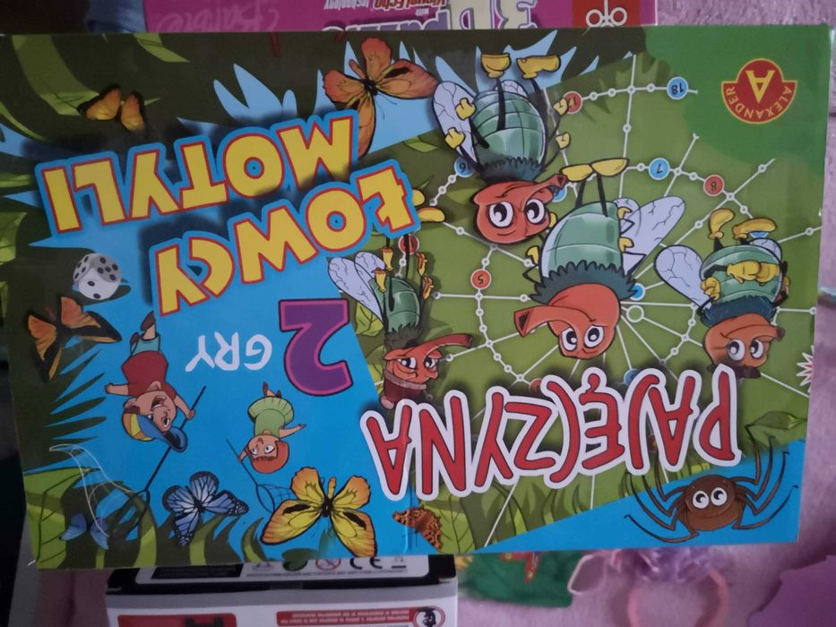 Gra pajęczyna, łowca motyli