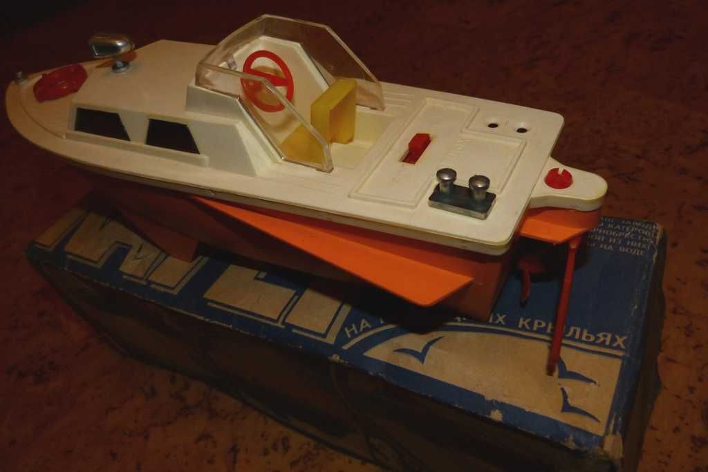 Детская игрушка кораблик катер СССР
