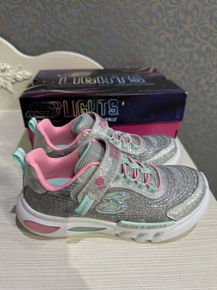 Skechers lights 33,5