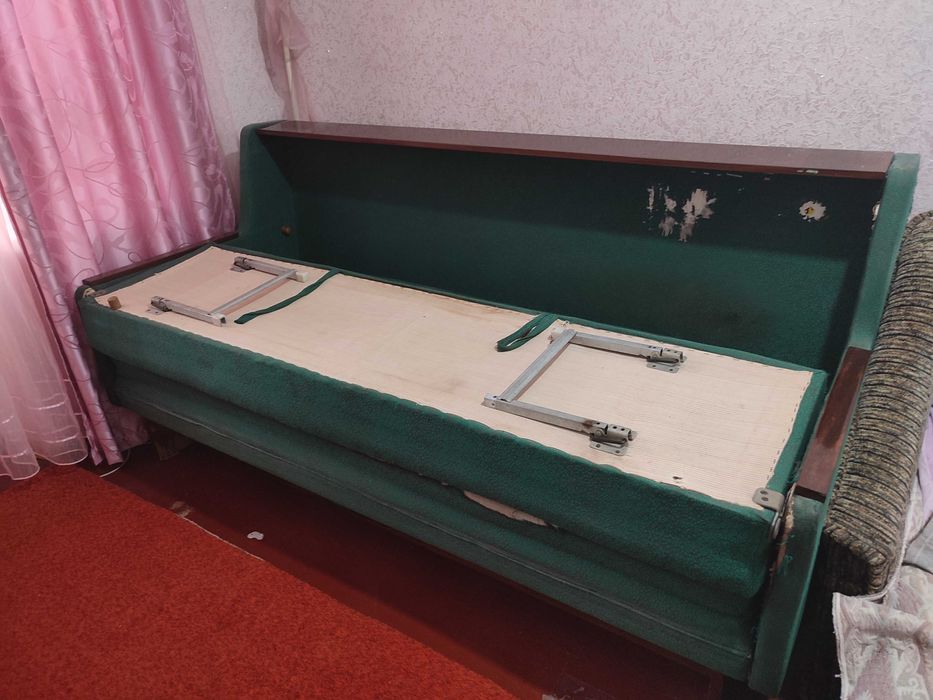Продам б/у диван