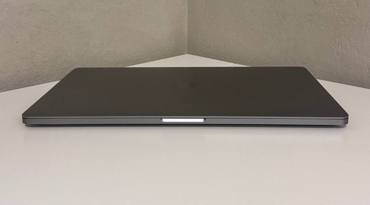 MacBook Pro 16" Space Gray 2019 (MVVK2)
