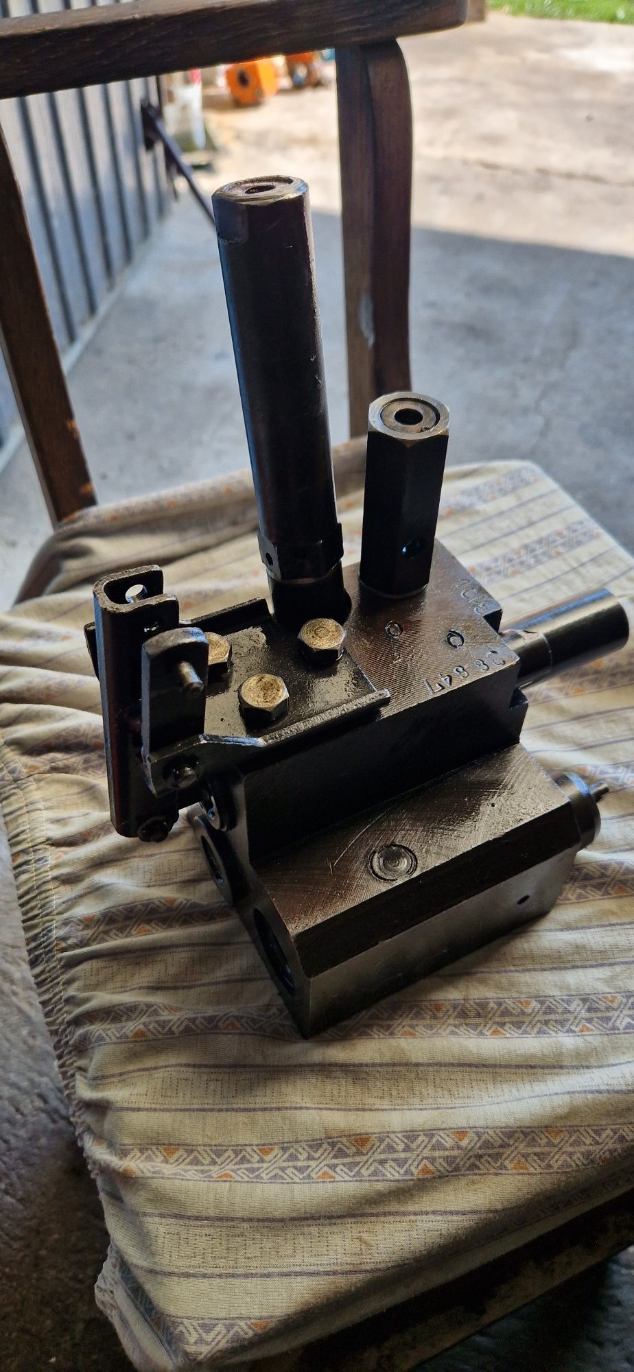 Rozdzielacz hydrauliczny ursus C385 c 385 c 360 c330 c328 zetor