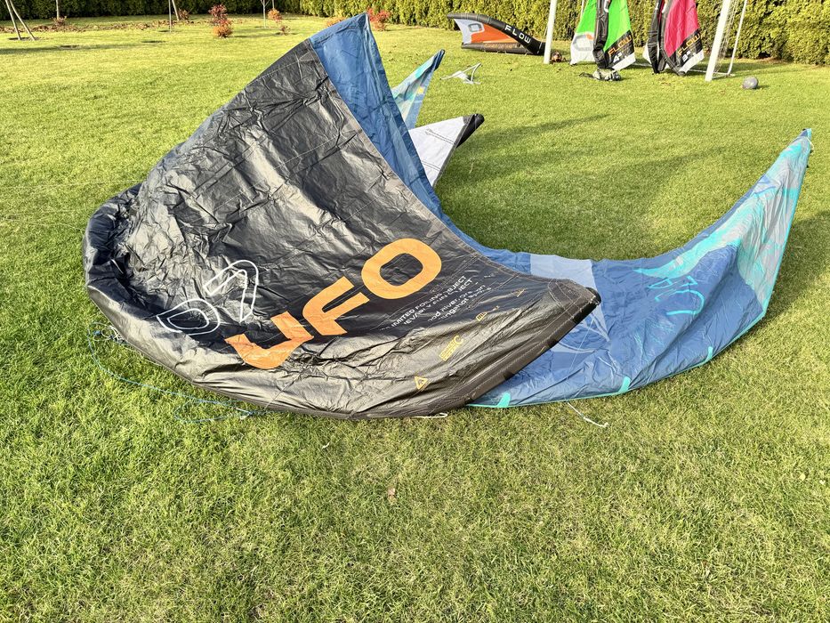 Slingshot UFO 7m Airush Ultra 12m ktefool Sabfoil Onda  633 Foil kite