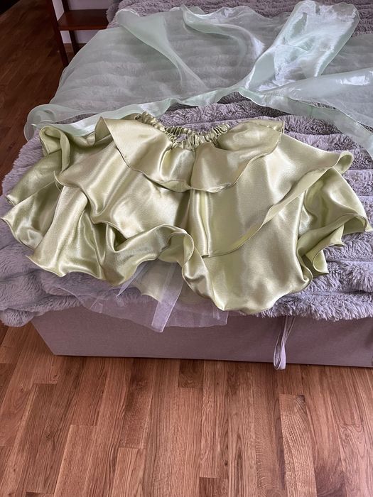 Спідниця і накидка ,можна створювати образи для святкування