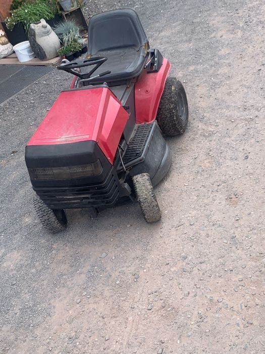 Traktorek kosiarka  briggs 11 hp boczny wyrzut
