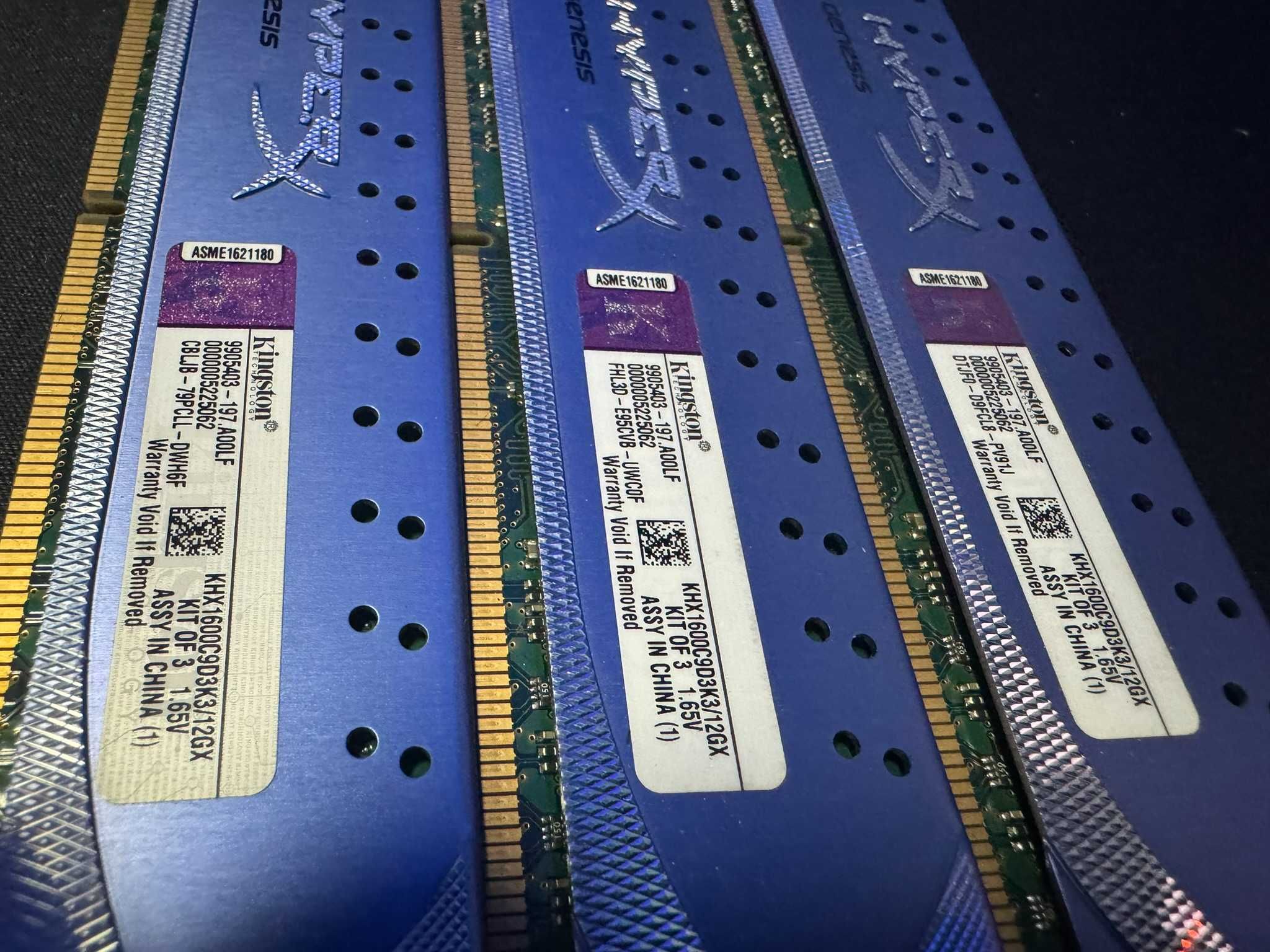 24GB RAM / 2x Kingston HyperX KHX1600C9D3K3/12GX (3x4GB) DDR3