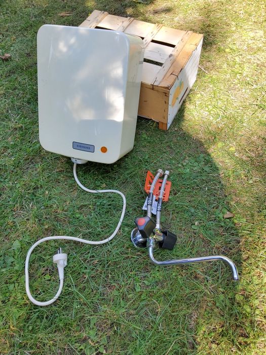 Podgrzewacz przepływowy wody Siemens 2kW + kranik