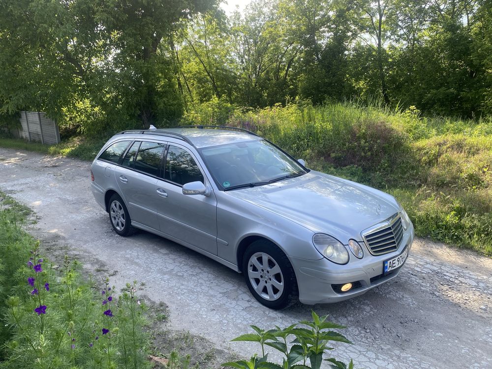 Мерседес Бенц 211 Рест Е220 CDI