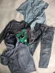 Conjunto de roupa menino (calças e camisolas) de 4-5anos)