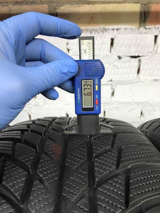 Зимові шини б/у 225/50 R17 Bridgestone Blizzak LM001 (8098)