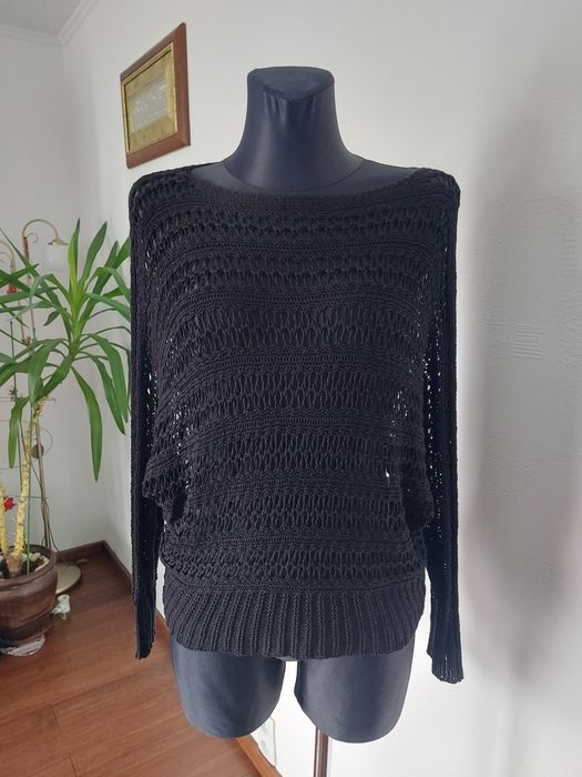 Czarny modny ażurowy sweter oversize Made in Italy