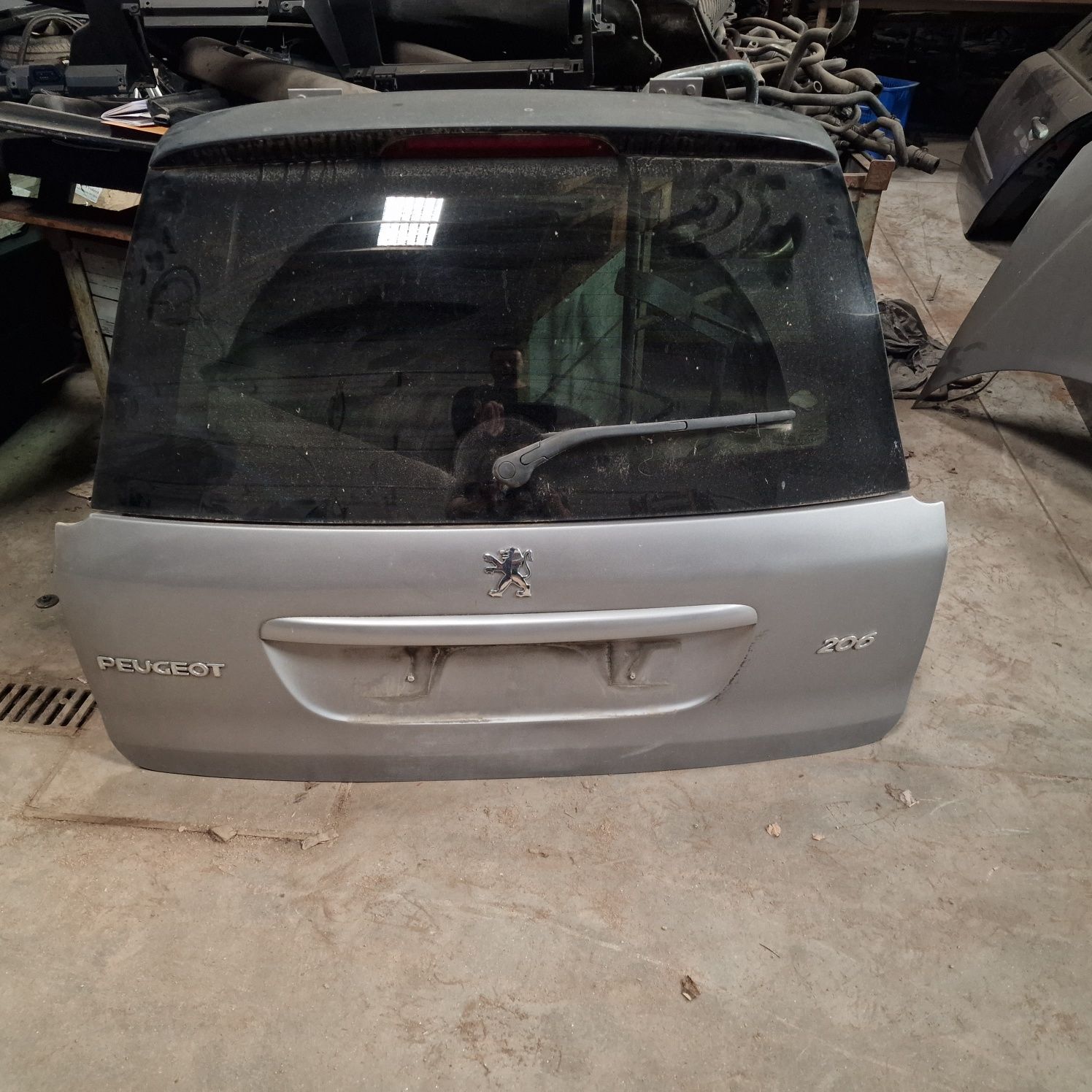 Mala Peugeot 206 sw 2004