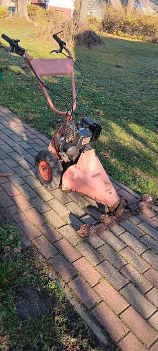 Kosa spalinowa listwowa