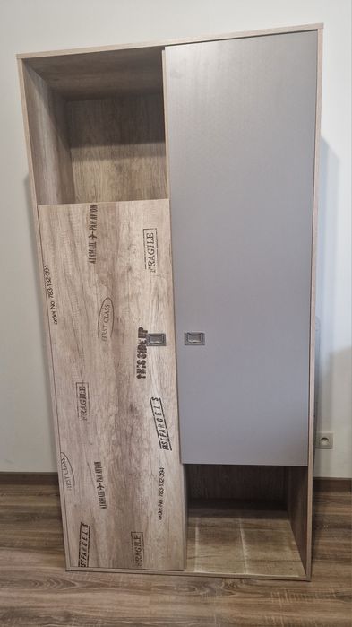 Szafa Vox, szerokość 100, głębokość.50, wysokość 200