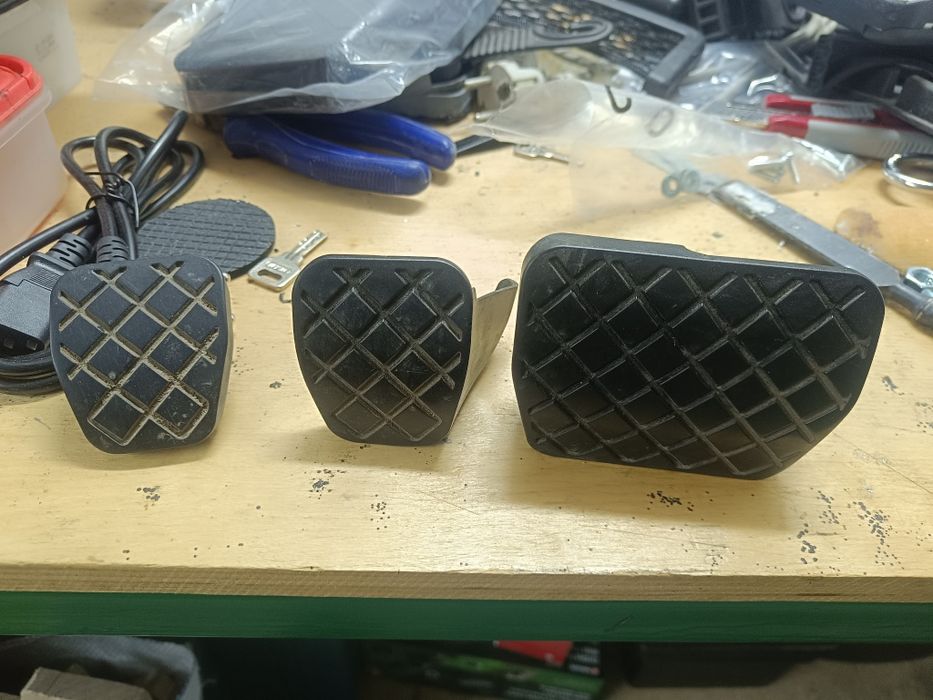 Накладки педалів VW Passat B8
