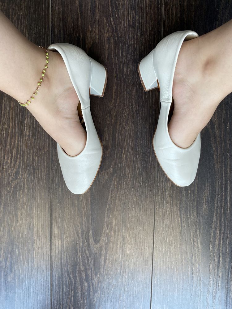 Sapatos brancos com salto Zara 36