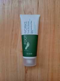 Złuszczający peeling do stóp Avon 75 ml foot works