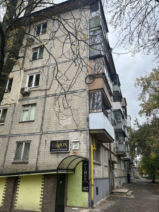 М.Василенка, довготривала оренда 2х кімнатной. НАУ, М.Берестейська.