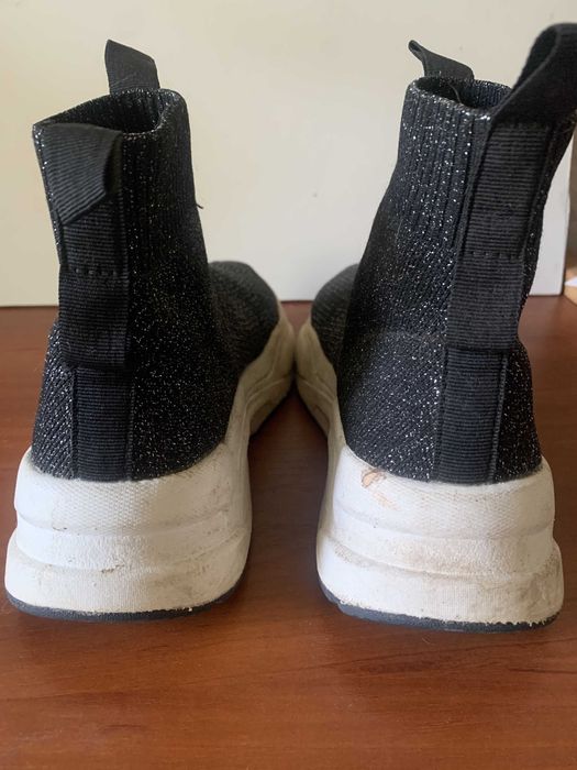 Жіночі кросівки (39 р, 37р)