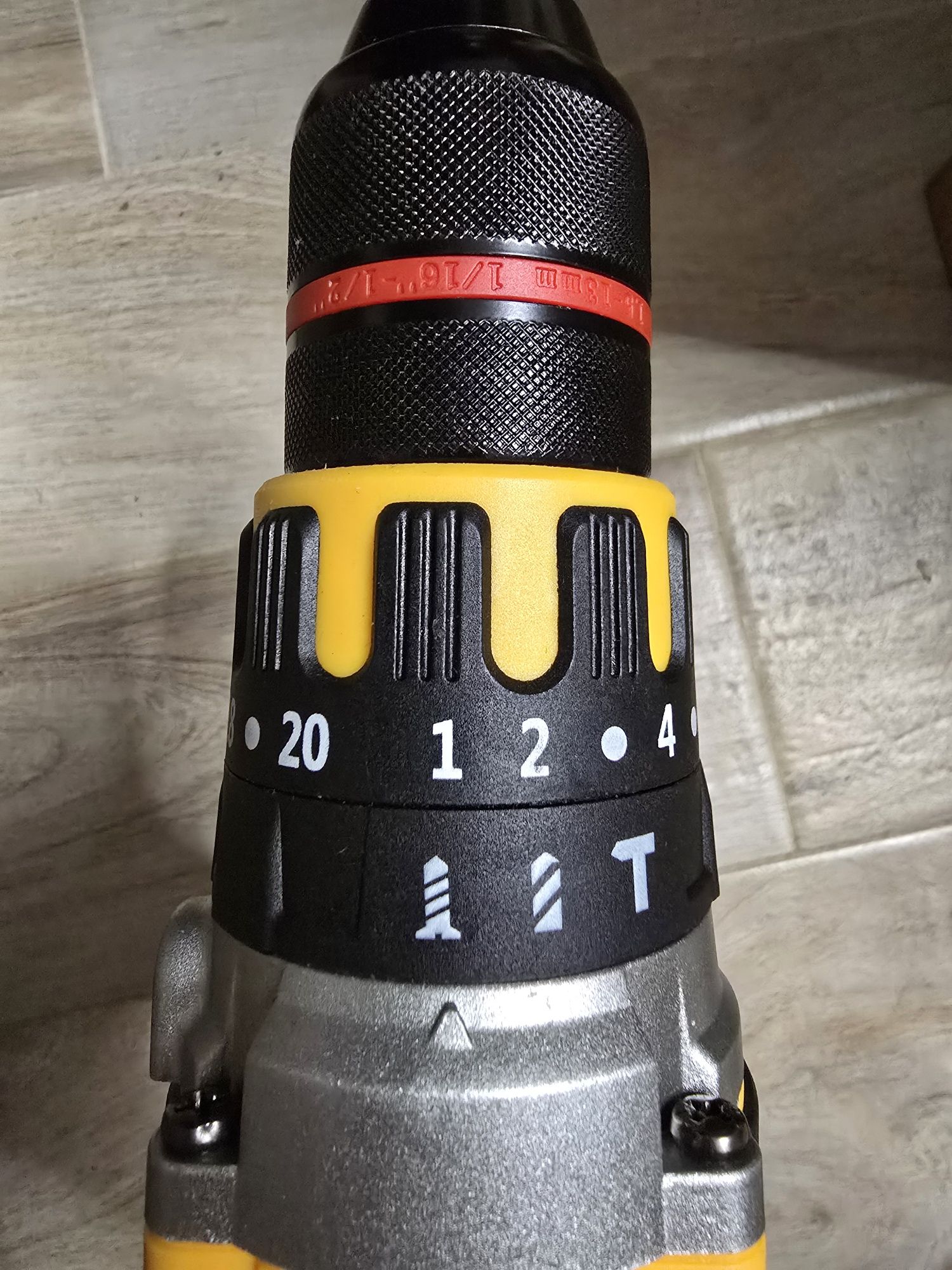 Wkrętarka akumulatorowa do baterii DEWALT