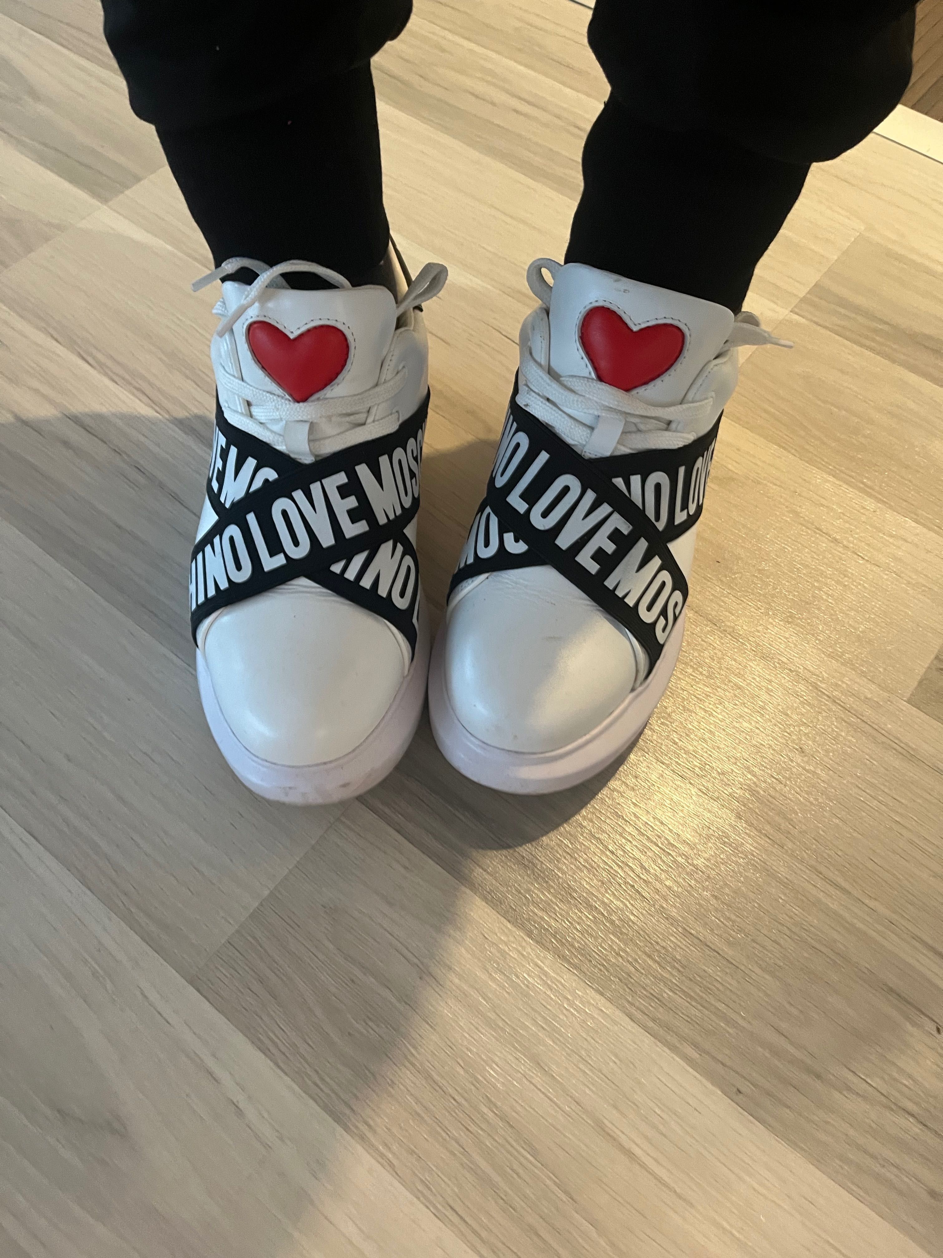 Love moschino nowe oryginał paragon białe sneakersy czarne napisami 39
