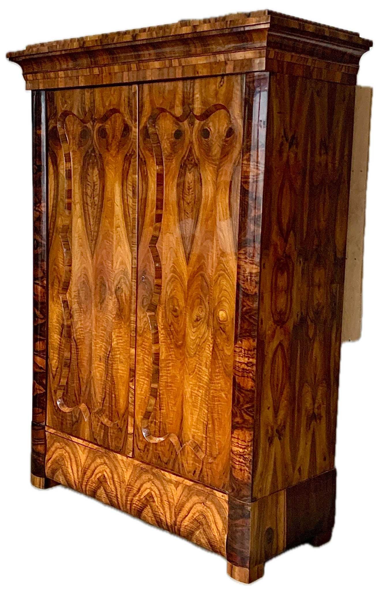 Szafa biedermeier