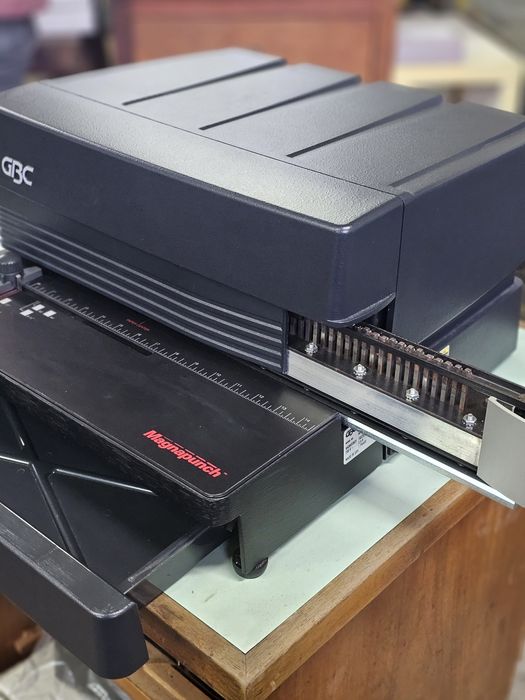 Encadernadora Elétrica Profissional GBC Magnapunch - Perfuração