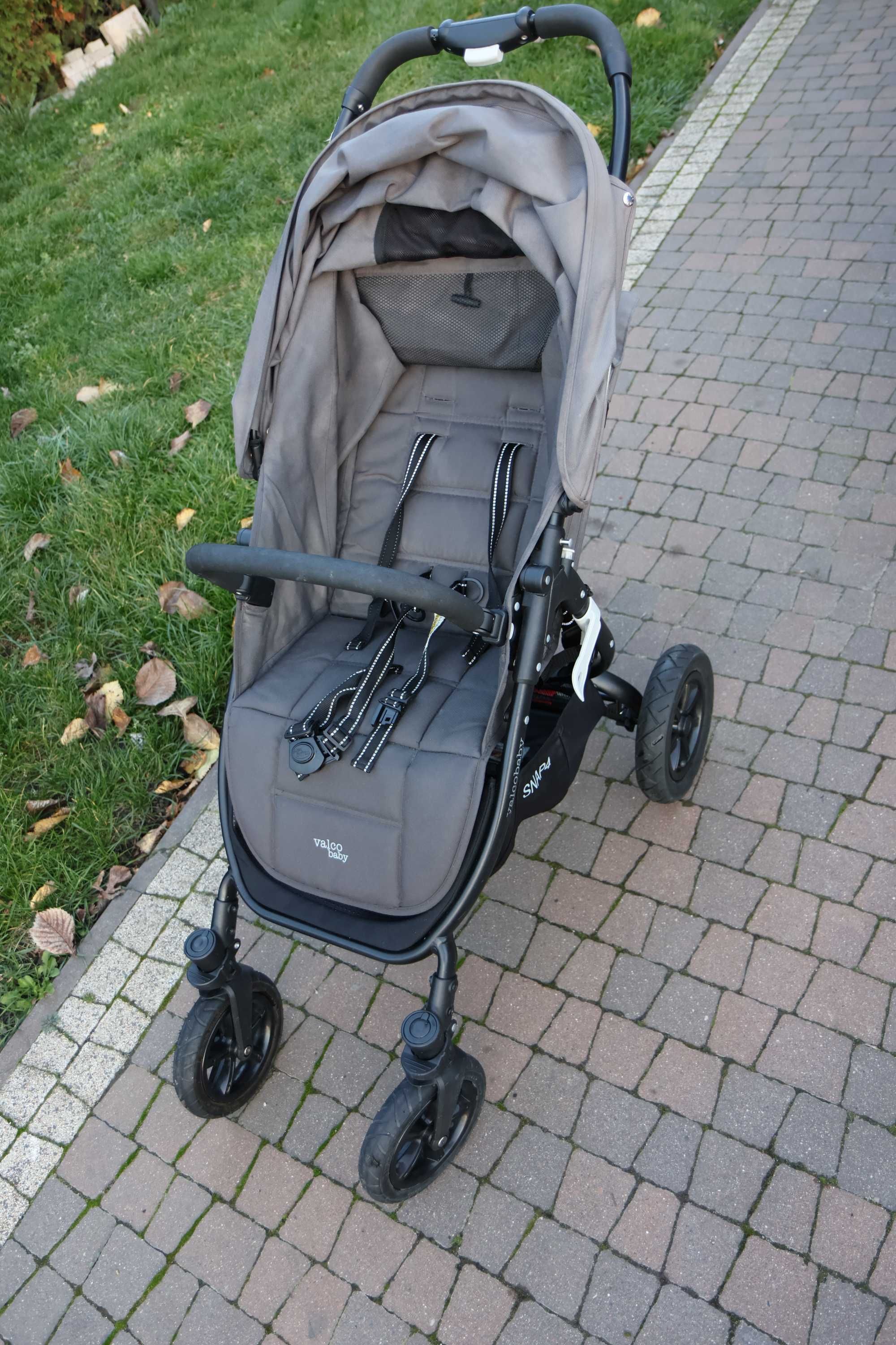 Wózek dziecięcy Valco Baby Snap4 - wózek spacerowy + okrycie na nóżki