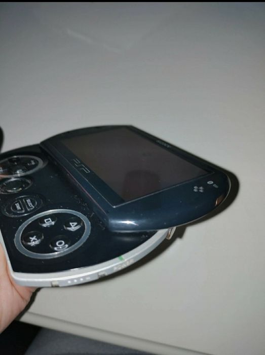 PSP Go + carregador