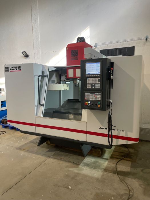 Centro de maquinação Cincinnati Arrow 750