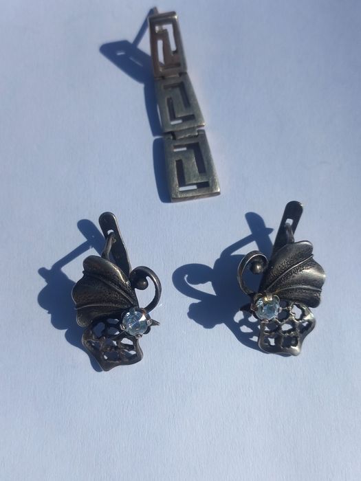 Продам серебряные и бижутерные украшения .