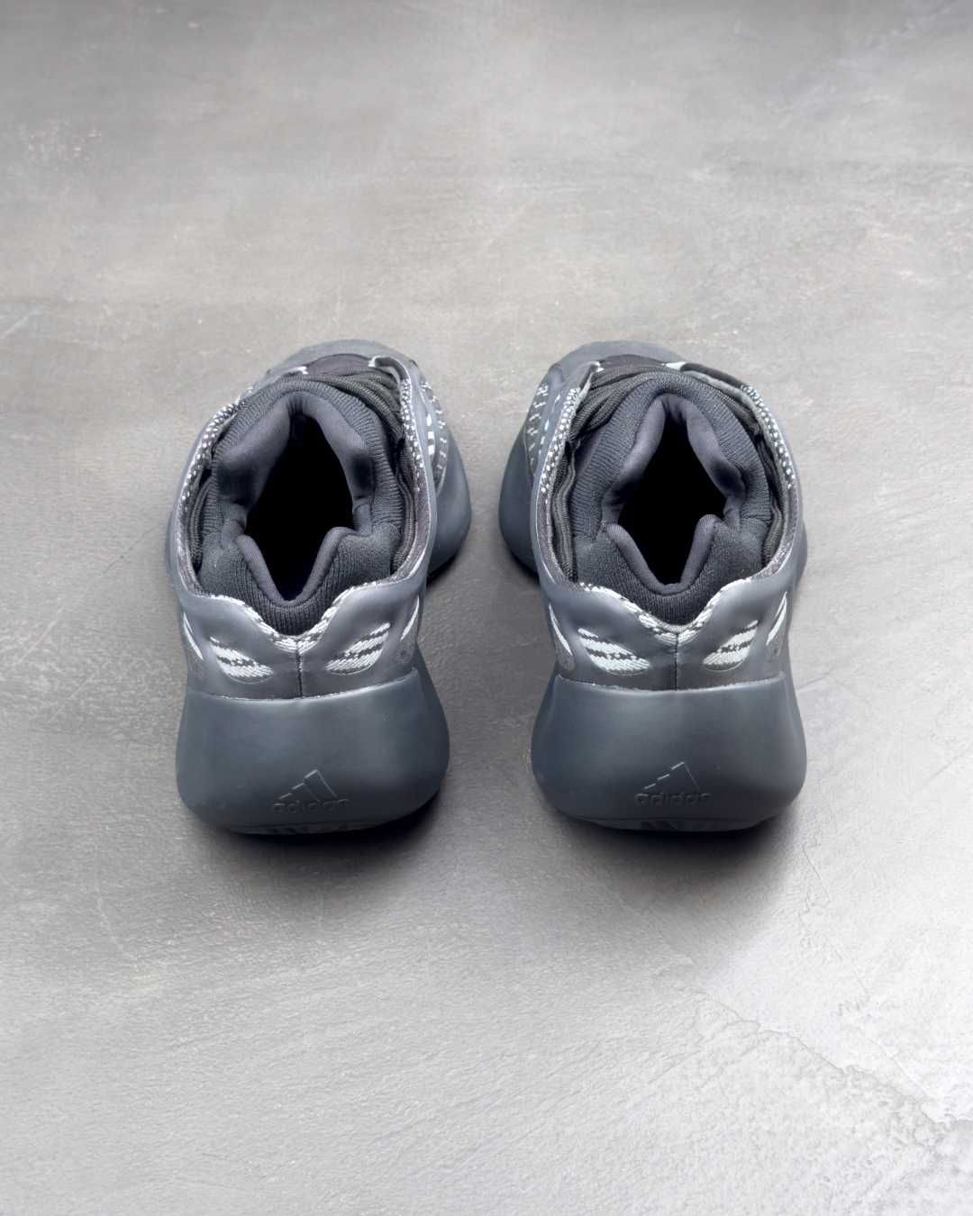Кросівки Adidas Yeezy 700 V3 Alvah