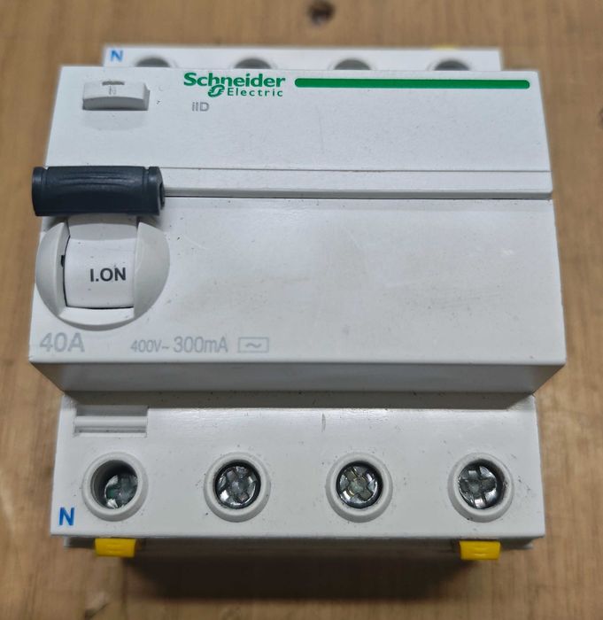 Wyłącznik różnicowo-prądowy, Schneider 4p 40A 300mA Poznań